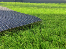 Lataa kuva Galleria-katseluun, Keinonurmi terassille