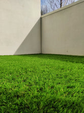 Lataa kuva Galleria-katseluun, Keinonurmimatto terassille