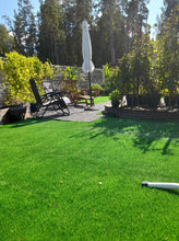 Lataa kuva Galleria-katseluun, Tekonurmipiha